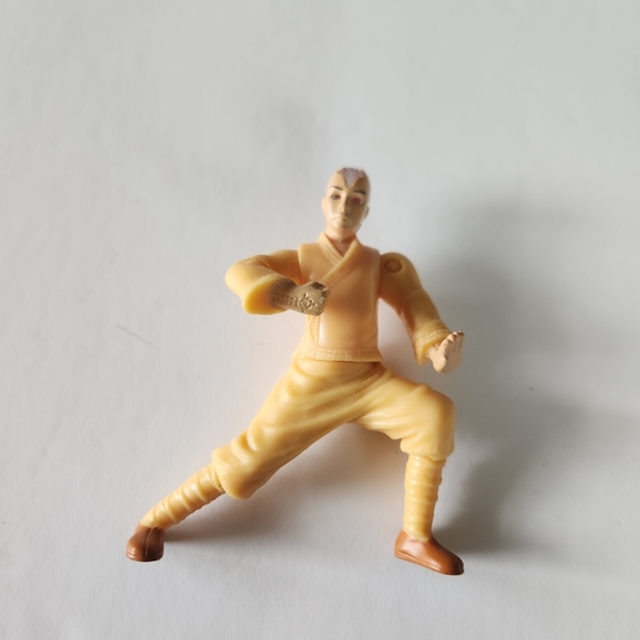 McDonalds Happy Meal Avatar The Last Airbender Aang Figure Toy 2010 Ligh… - Picture 3 of 6